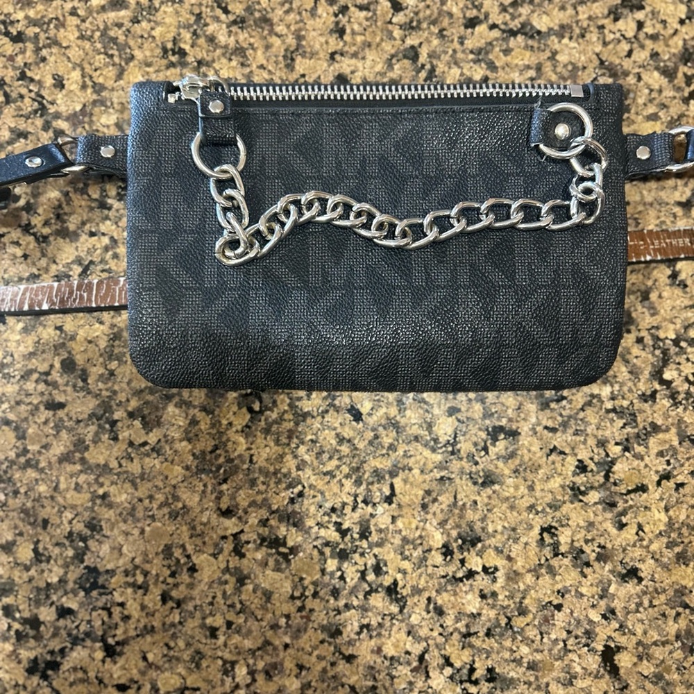 Michael Kors Signature MK Belt Bag Waist Bag Black Silver Chain